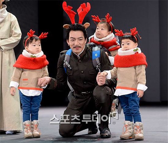 송일국과 삼둥이
