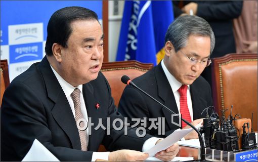 [포토]발언하는 문희상 비대위원장