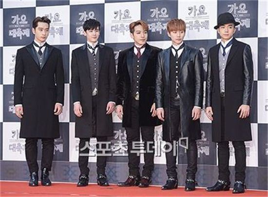 작년 가을에 계약 만료된 그룹 2PM 재계약은…"2AM과 큰 차이 있다"