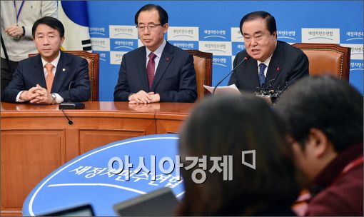 [포토]문희상 비대위원장, 취임 100일 간담회