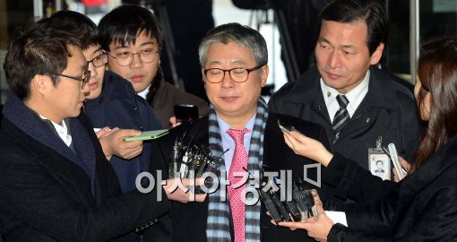 [포토]조응천, 눈 감고 묵묵부답