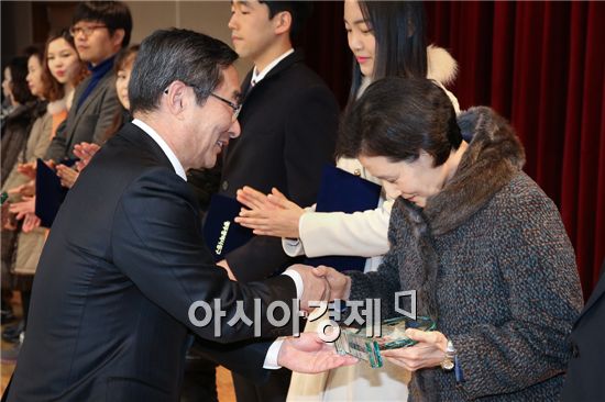 [포토]광주시 동구, 구정발전 유공구민에게 표창패 수여