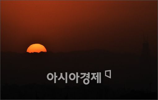 [포토]수줍게 고개 내민 을미년 첫 태양