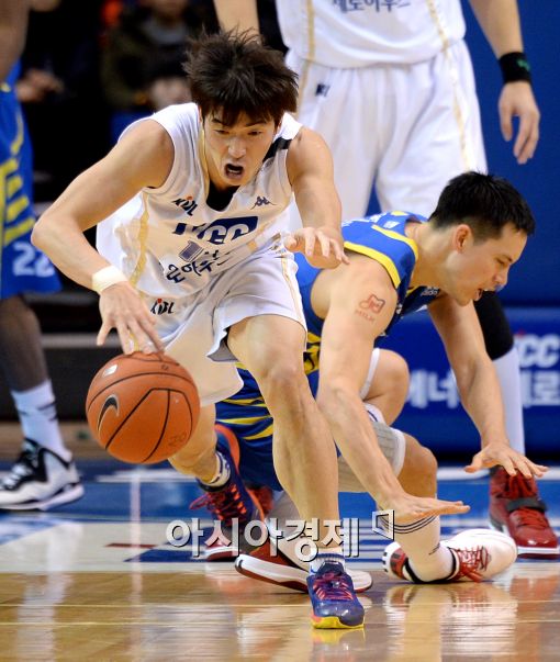 [포토]신명호, '미안하지만 스틸 성공이야'