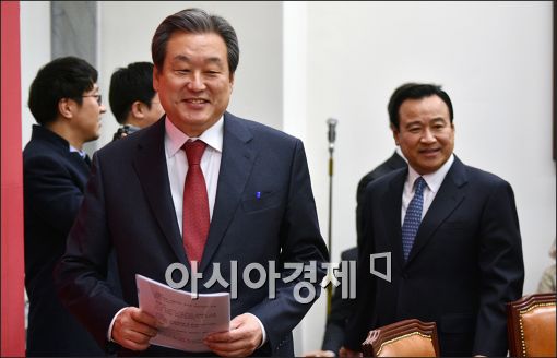 [포토]김무성 대표, 새해 첫 최고위원회의 참석