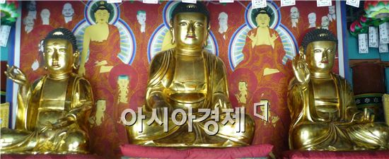 강진정수사 석가여래삼불좌상