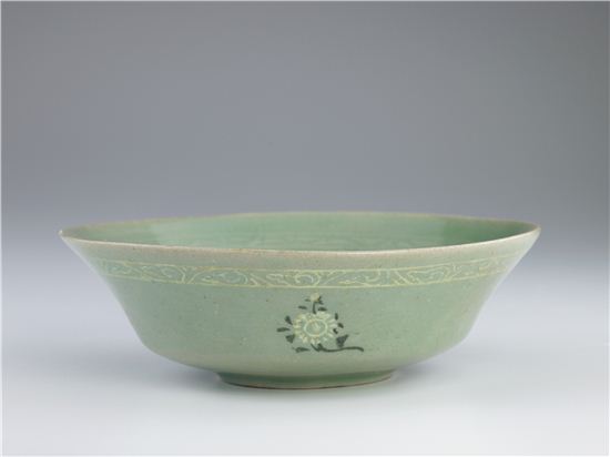 美 스미스소니언이 공개한 걸작 고려청자 5점