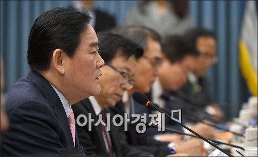 [포토]발언하는 최경환 경제부총리