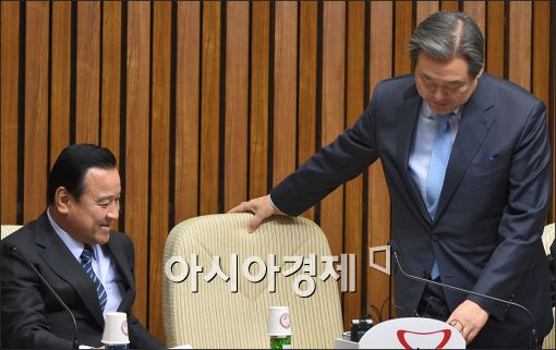 [포토]회의 참석하는 김무성·이완구
