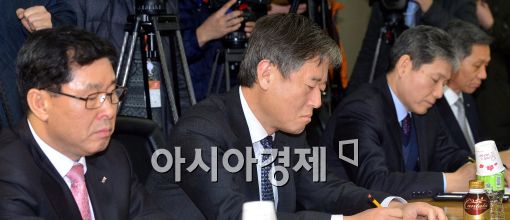 [포토]표정 굳은 석유 및 LPG 유통업계 관계자들