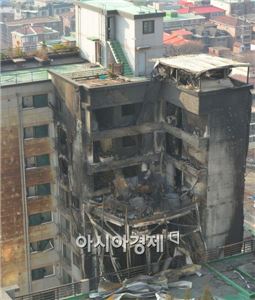 ▲지난 1월 대형화재가 발생한 경기도 의정부 대봉그린아파트(사진=아시아경제DB)