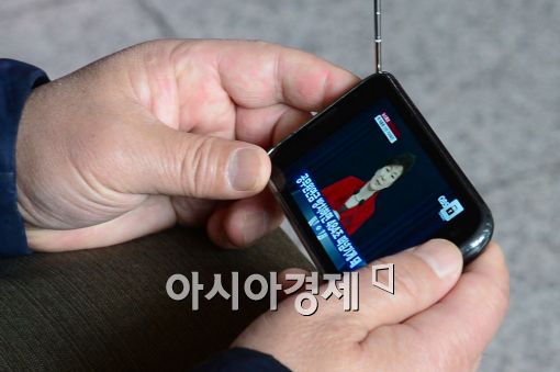 [포토]박 대통령 입에 쏠린 관심 