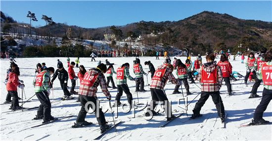 순천시는 겨울방학 특강으로 중·고등학생 30명을 모집해 지난 8일부터 9일까지 1박 2일간 무주스키장에서 스키캠프 체험활동을 진행 했다. 
