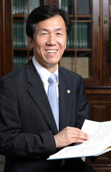 새 변협회장 하창우 변호사