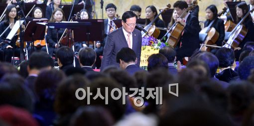 [포토]인사하는 정의화 국회의장