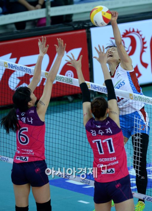 [포토]문정원, '사정없이 강타'