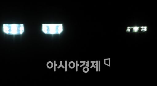 [포토]프로배구 경기 중 깨져버린 계양체육관 조명