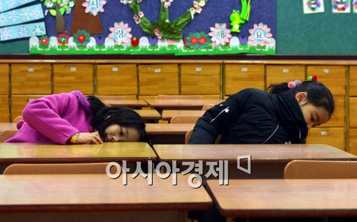 [포토]'책상 서랍에는 뭐가 일을까?'