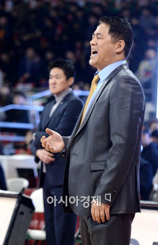 [포토]추일승 감독, '너무나 아쉬운 표정'