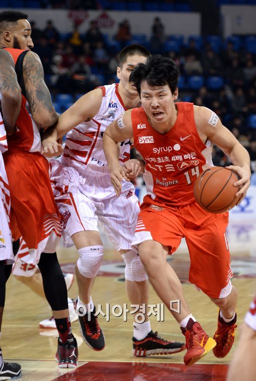 [포토]최부경, '심스의 스크린을 이용한 돌파'