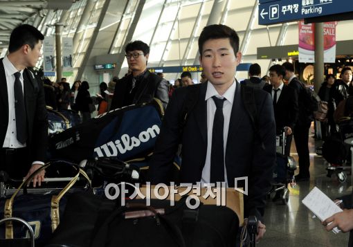 [포토]이재학, '전지훈련 잘 다녀올게요'