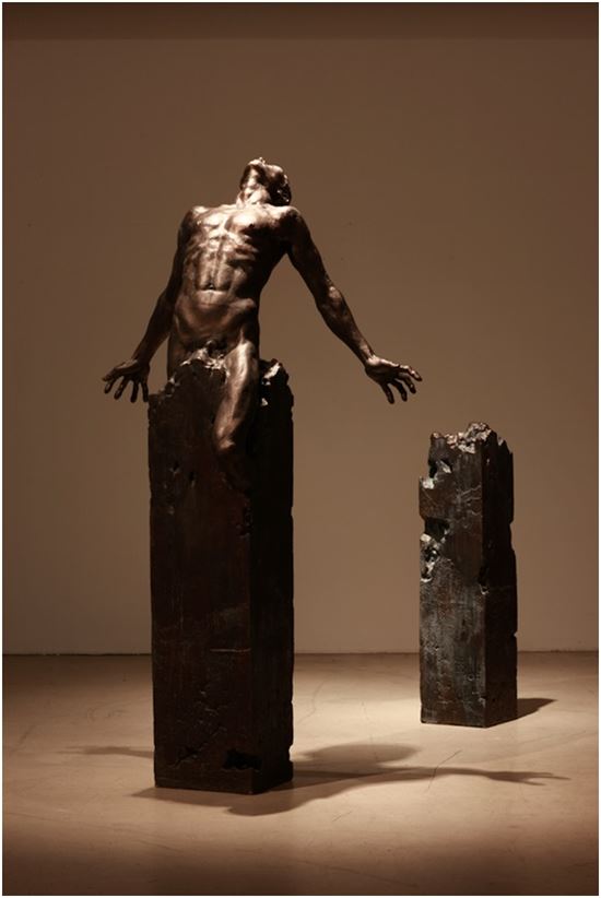 류인, 지각의 주, F.R.P, 145x170x253cm, 1988년.