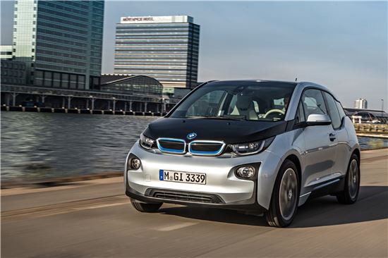 [시승기]가속페달 조작만으로 코너를 빠져나간다…BMW i3 타보니