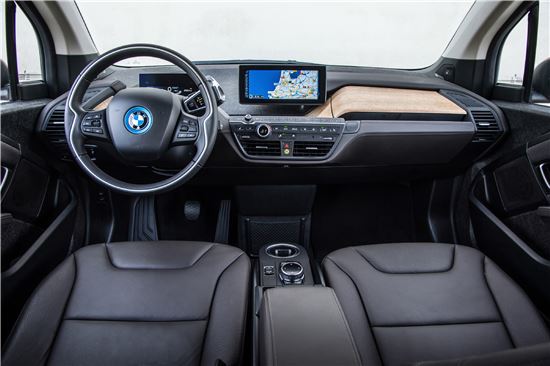 [시승기]가속페달 조작만으로 코너를 빠져나간다…BMW i3 타보니