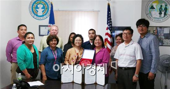 전라남도여수교육지원청(교육장 심경섭)은 10일부터 16일까지 미국 사이판시에서 70여명의 여수영재오케스트라단이 참여한 가운데 국제교류 및 음악캠프를 실시했다.

