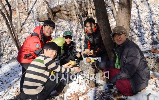 [포토]광양제철소, 한파 속 야생동물을 위한 사랑과 나눔 실천  