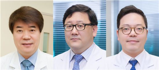 (좌측부터) 서울아산병원 심장내과 송재관 교수, 흉부외과 주석중 교수, 흉부외과 김준범 교수