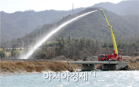 전라남도소방본부, 영광소방서에 다목적 무인파괴방수탑차 배치