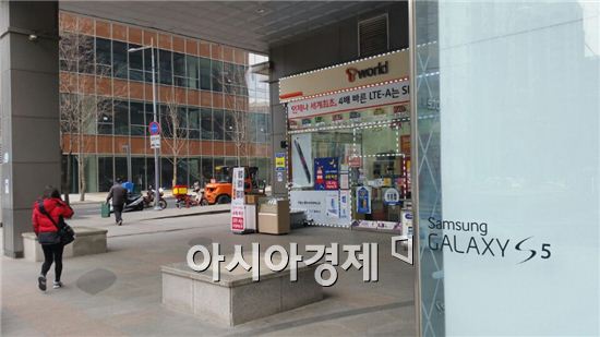 [르포]소리만 요란했나 …4배 빠른 LTE "물량 없습니다"