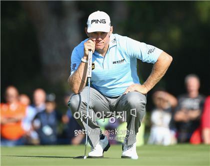 [골프토픽] 웨스트우드 "물에 빠진 백만장자 구해"