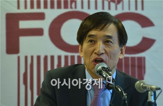 이주열 "물가목표 대상지표, 기간, 범위 재검토한다"(종합)