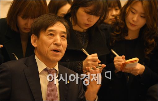 [포토]경제현황에 대해 발언하는 이주열 총재