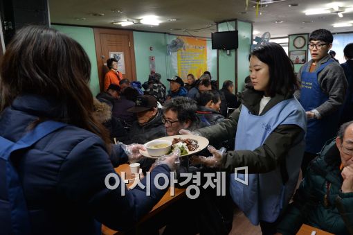 서울 동부교육지원청, 무료급식 배식봉사 실시