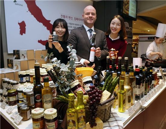 [포토]현대百, 이태리 특산품 초대전 진행