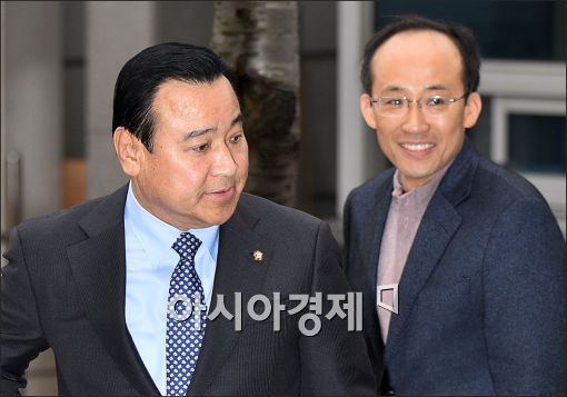 [포토]밝은 모습의 이완구 총리 후보자