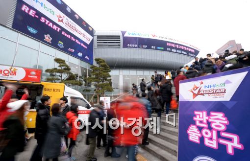 [포토]장충체육관으로 돌아온 프로배구