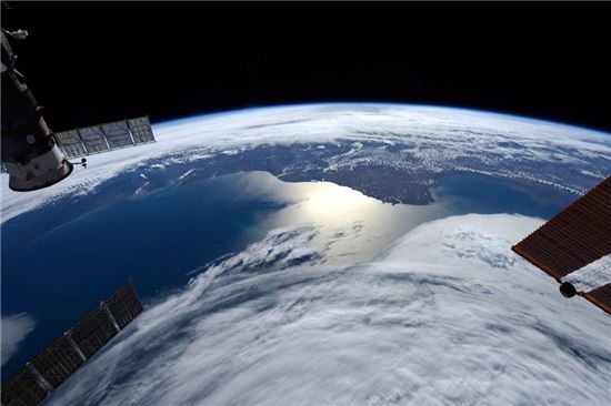 [스페이스]남미의 '맑은 날'…우주에서도 화창하네