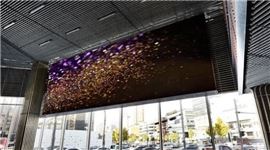 지난해 LG디스플레이가 선보인 3.5mm 베젤의 비디오월 / 