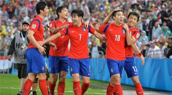 한국 이라크, '이정협 머리·김영권 왼발'로 결승行