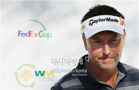 로버트 앨런비가 피닉스오픈 기자회견에서 상처난 얼굴을 하고 질문에 답을 하고 있다. 스코츠데일(美 애리조나주)=Getty images/멀티비츠 