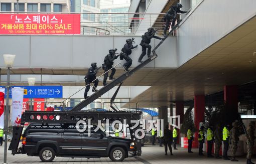 [포토]테러범을 진압하라 