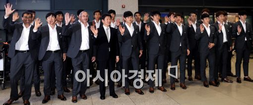 [포토]'금의환향' 축구대표팀, '준우승하고 돌아왔어요'