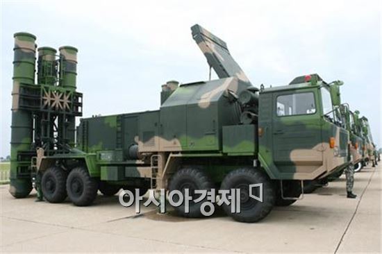 중국이 천연가스 도입을 위해 중앙아시아 국가들에게 판매하려는 지대공미사일 시스템 FD-2000.