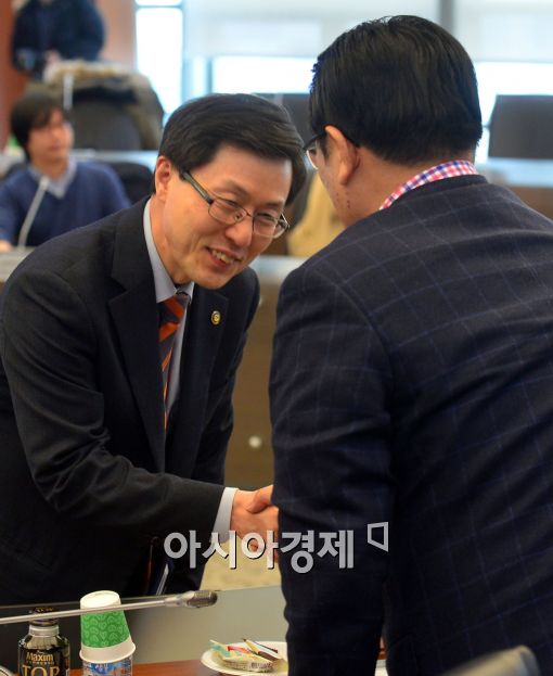 [포토]사이버안보 전문가들 만난 윤종록 미래창조과학부 차관 