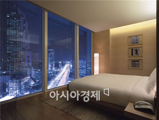 파크 하얏트 서울 "일반객실 예약하면 스위트룸으로"