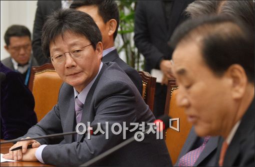 유승민 "이재오외 의원 12명, 의총서 개헌 논의하자 요구" 